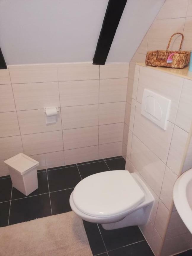 Sobe Na Vinskoj Cesti Zmajevac Apartment Екстериор снимка